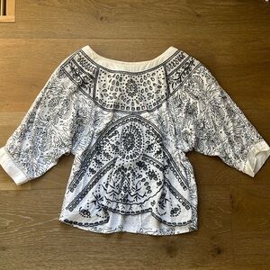 Women's Black and White Patterned Top